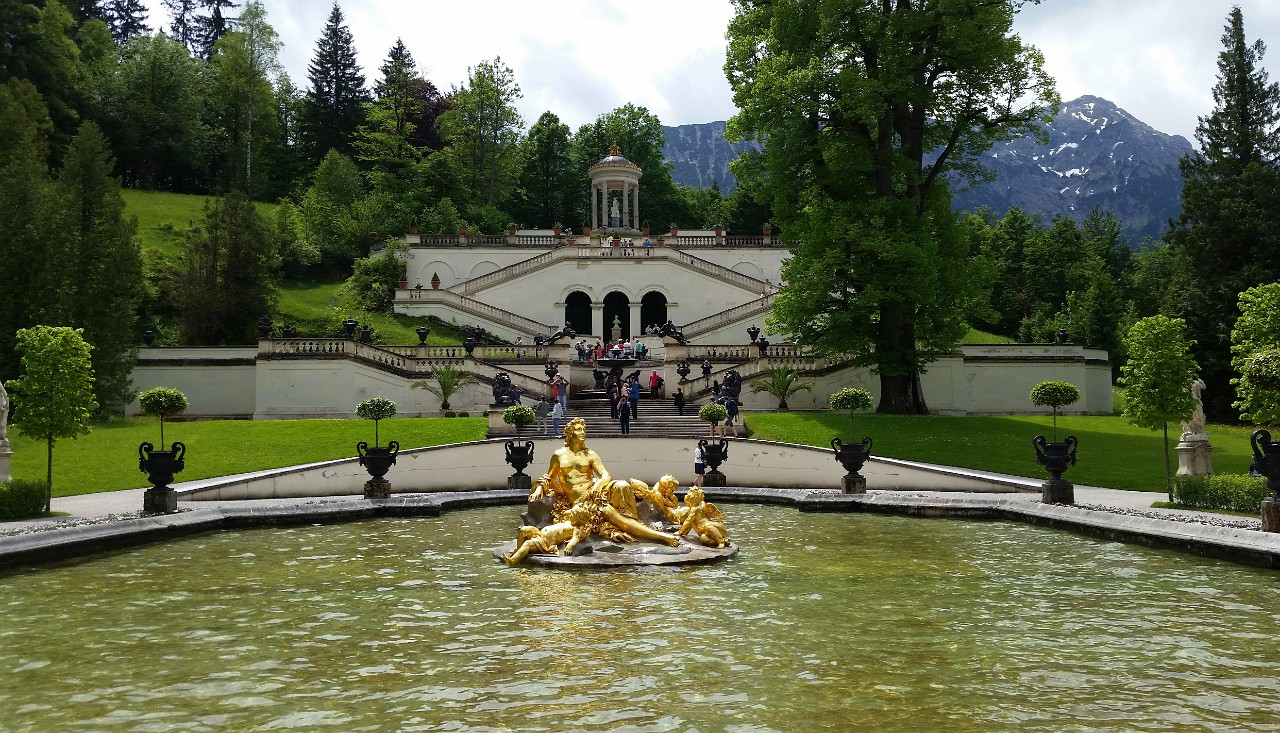 Linderhof Palace gardens and fountain